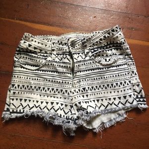 Tribal patterned high waisted shorts
